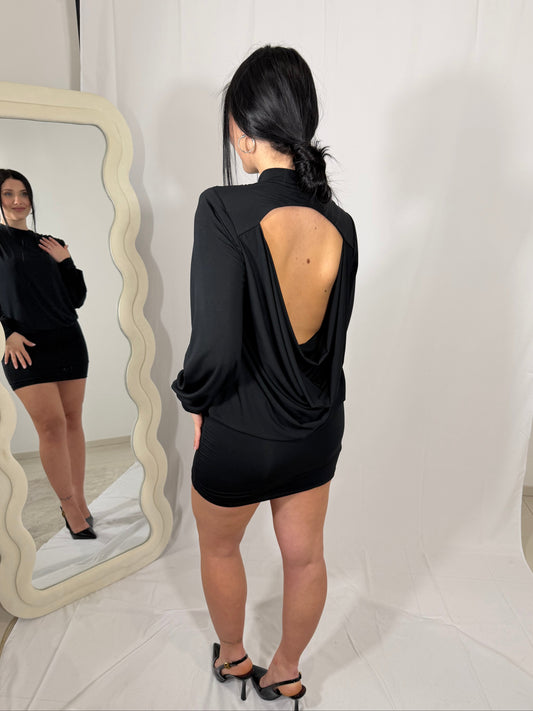 vestito corto con scollo dietro
